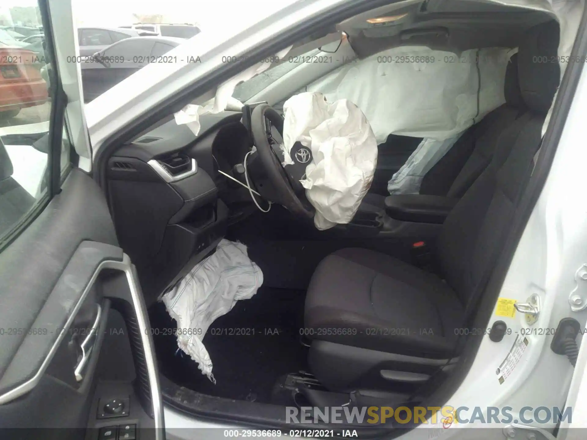 5 Photograph of a damaged car 2T3W1RFV9KW004139 TOYOTA RAV4 2019