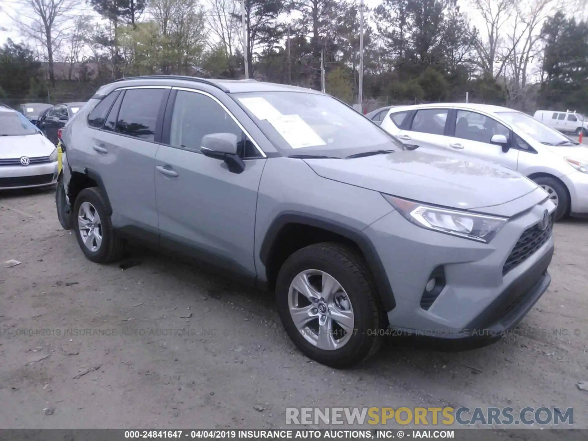 1 Photograph of a damaged car 2T3W1RFV9KW004500 TOYOTA RAV4 2019