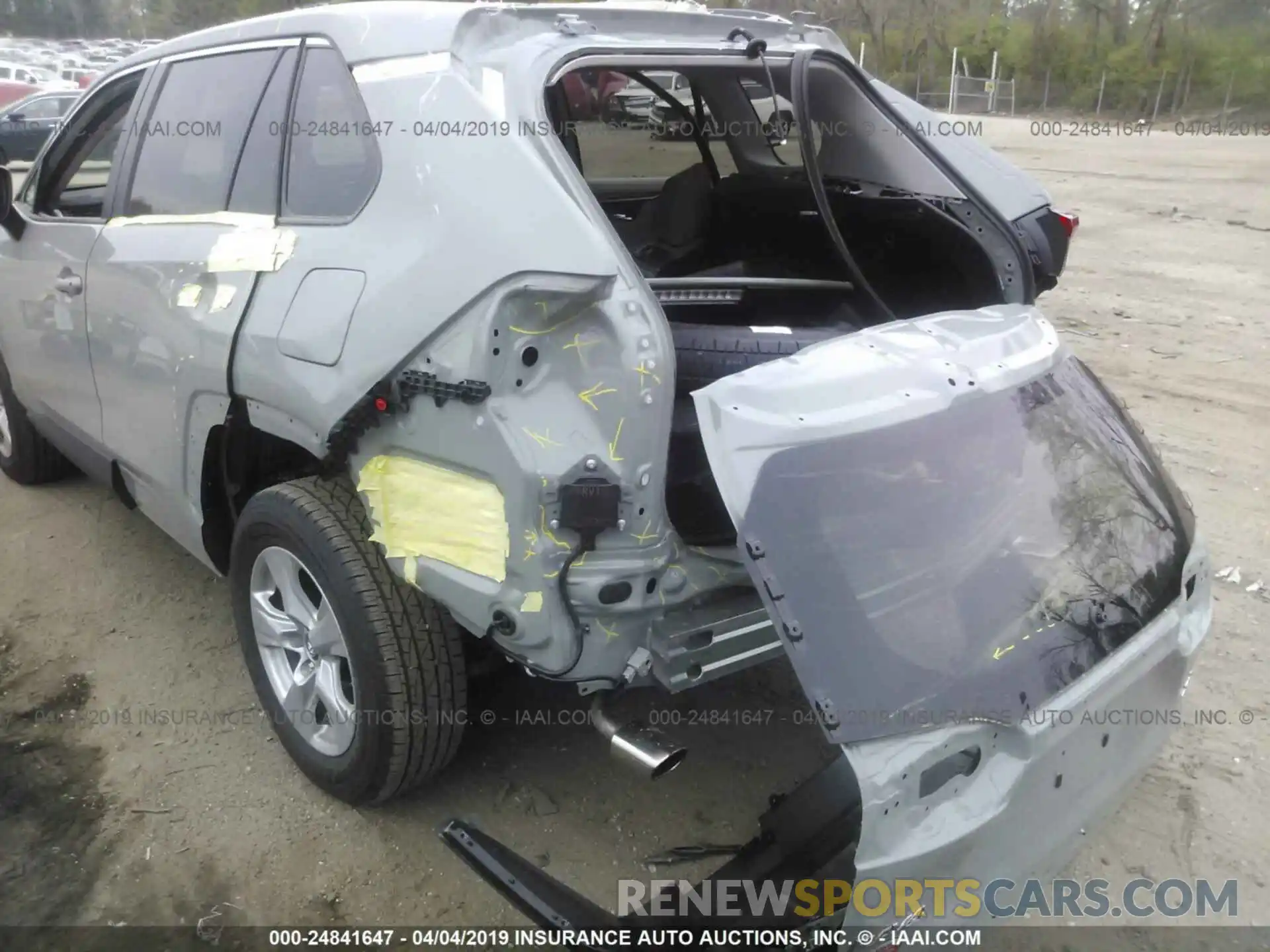 6 Photograph of a damaged car 2T3W1RFV9KW004500 TOYOTA RAV4 2019