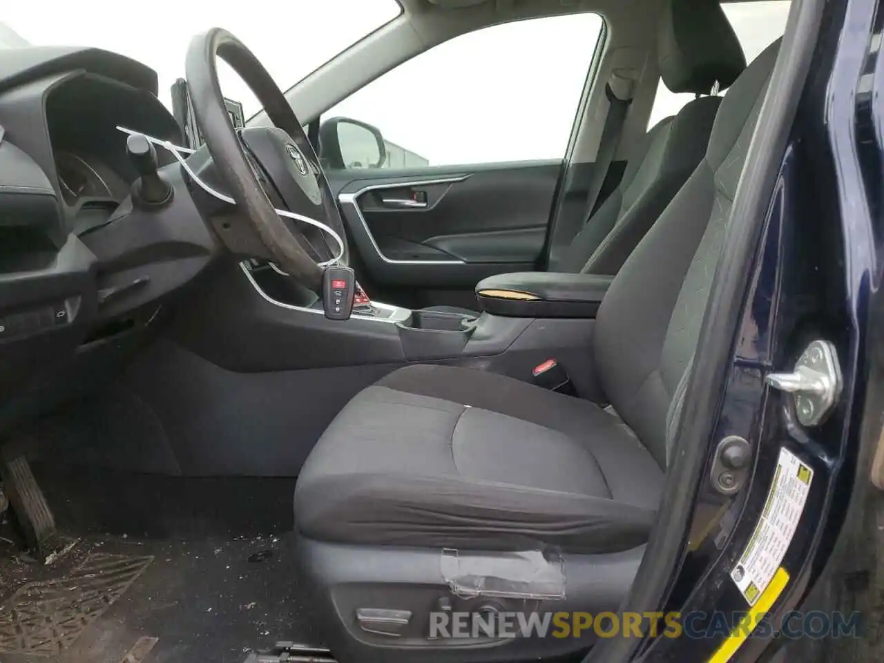 7 Photograph of a damaged car 2T3W1RFV9KW006473 TOYOTA RAV4 2019