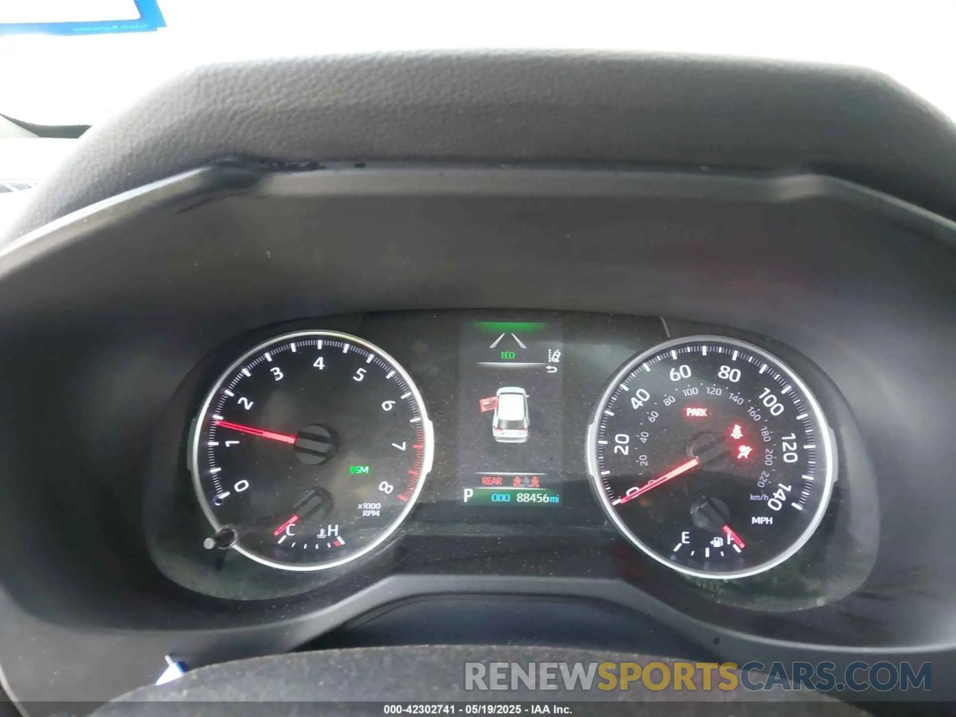 7 Photograph of a damaged car 2T3W1RFV9KW009549 TOYOTA RAV4 2019