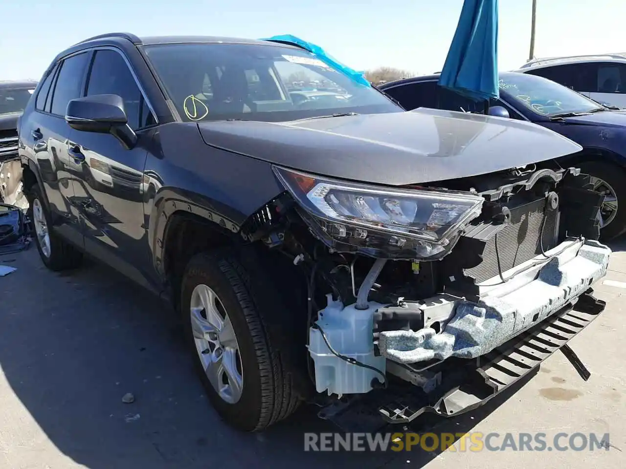 1 Photograph of a damaged car 2T3W1RFV9KW015416 TOYOTA RAV4 2019