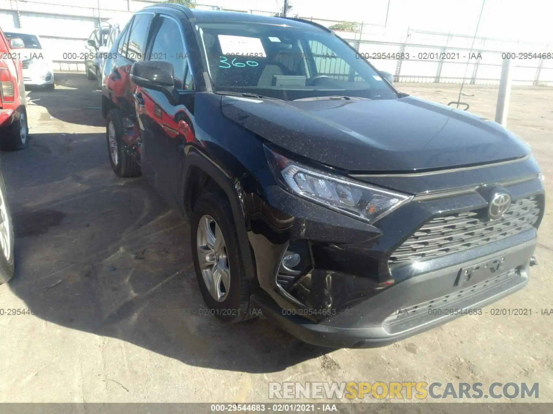 1 Photograph of a damaged car 2T3W1RFV9KW016033 TOYOTA RAV4 2019