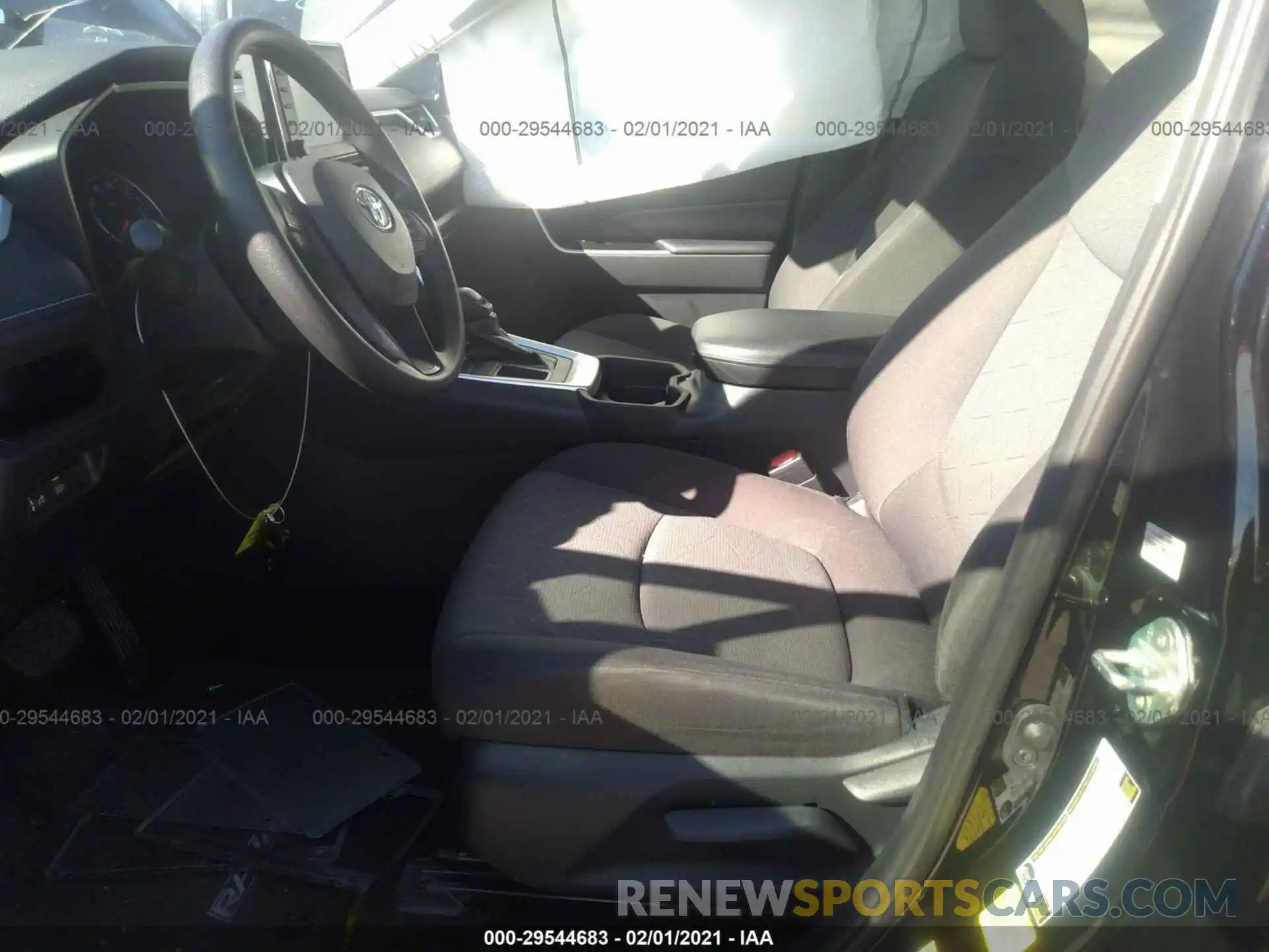 5 Photograph of a damaged car 2T3W1RFV9KW016033 TOYOTA RAV4 2019