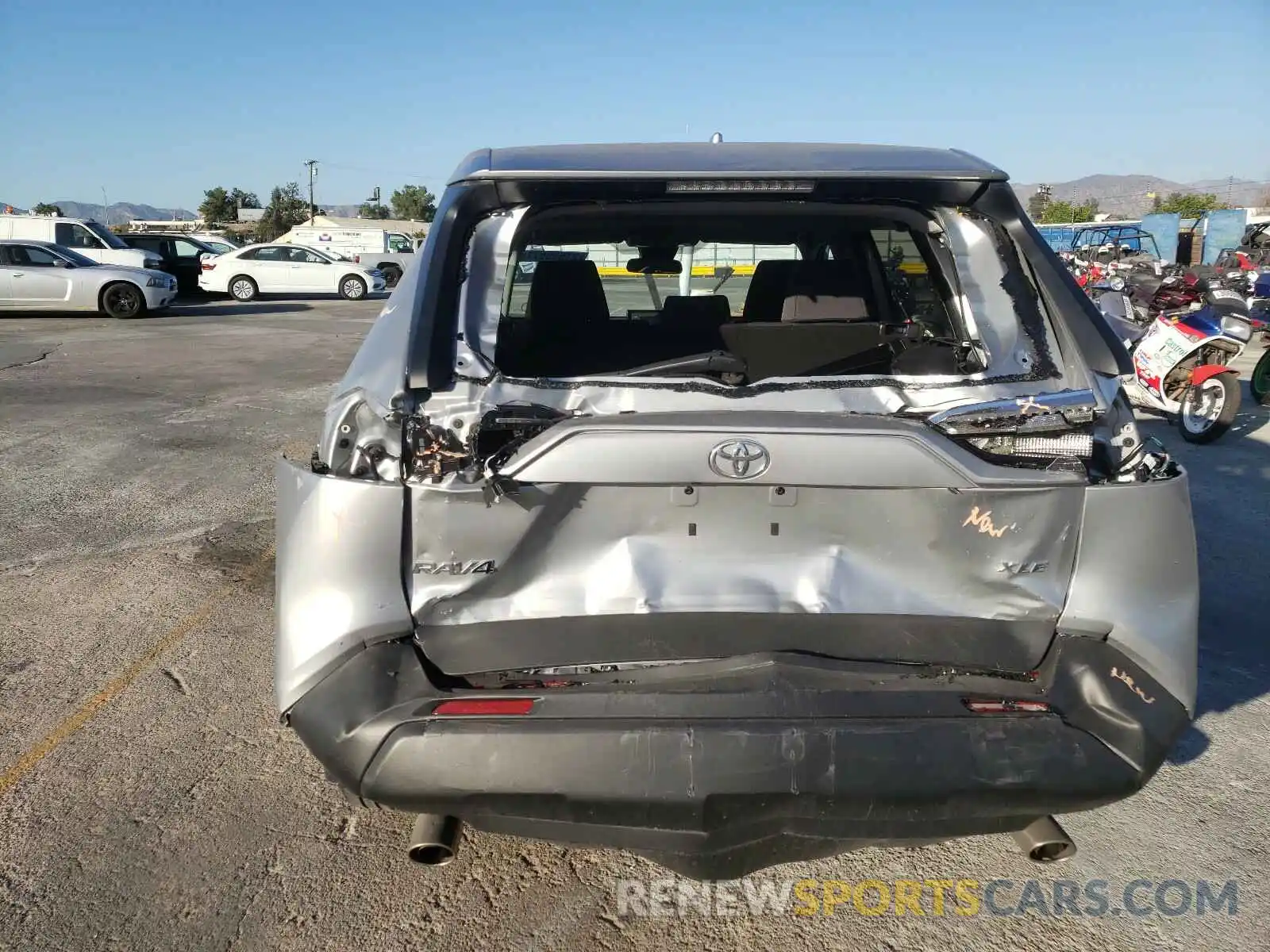 9 Photograph of a damaged car 2T3W1RFV9KW025217 TOYOTA RAV4 2019