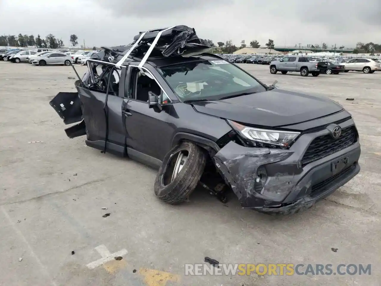 1 Photograph of a damaged car 2T3W1RFV9KW038548 TOYOTA RAV4 2019