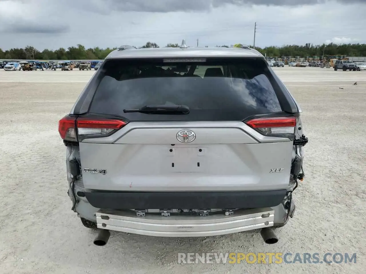 6 Photograph of a damaged car 2T3W1RFV9KW046634 TOYOTA RAV4 2019