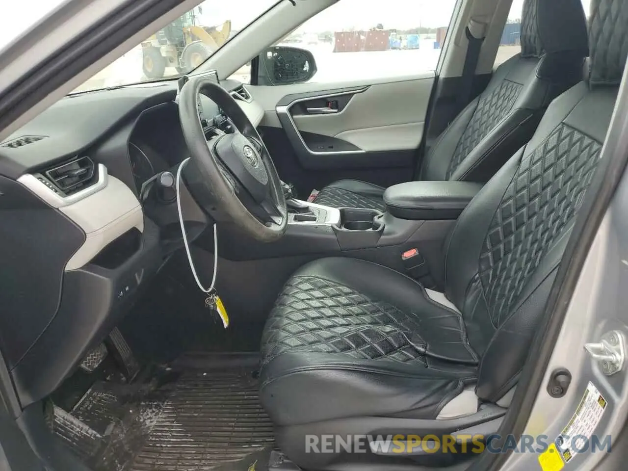 7 Photograph of a damaged car 2T3W1RFV9KW046634 TOYOTA RAV4 2019