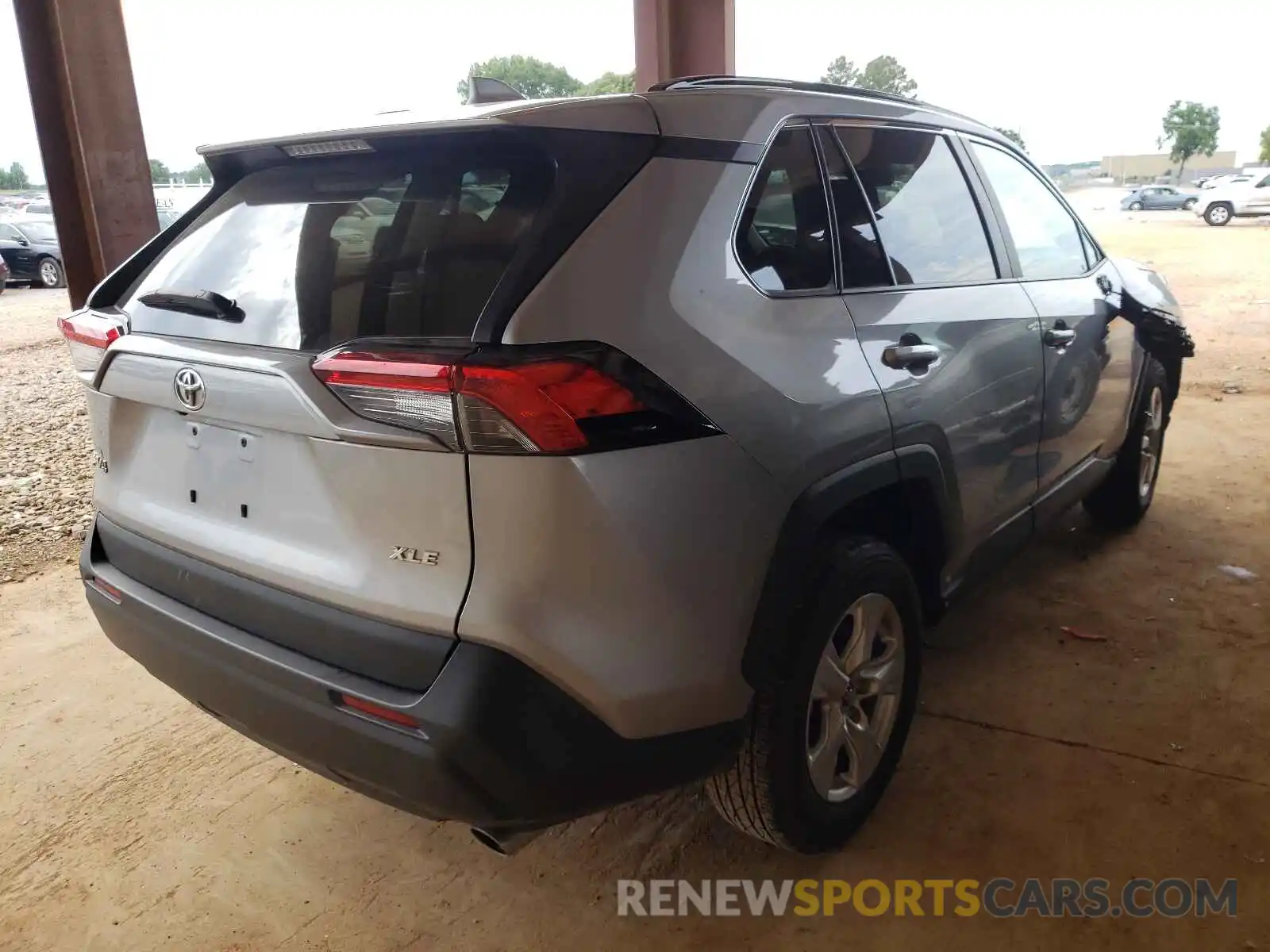 4 Photograph of a damaged car 2T3W1RFV9KW047489 TOYOTA RAV4 2019