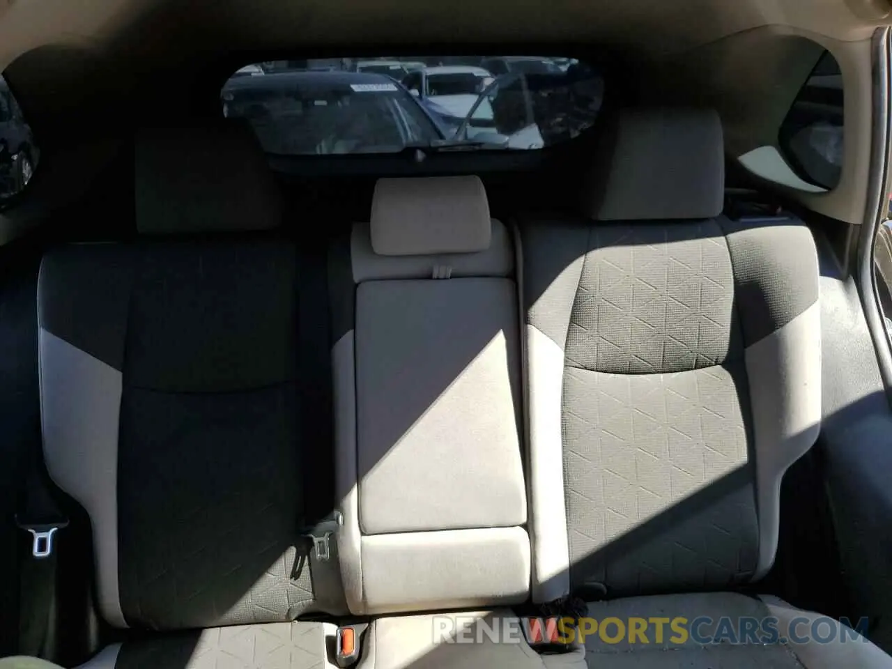 10 Photograph of a damaged car 2T3W1RFV9KW052336 TOYOTA RAV4 2019