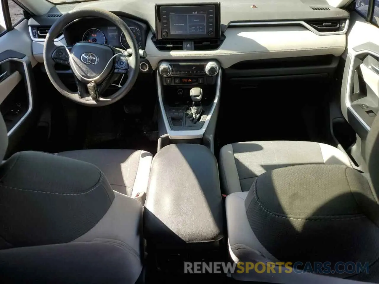 8 Photograph of a damaged car 2T3W1RFV9KW052336 TOYOTA RAV4 2019