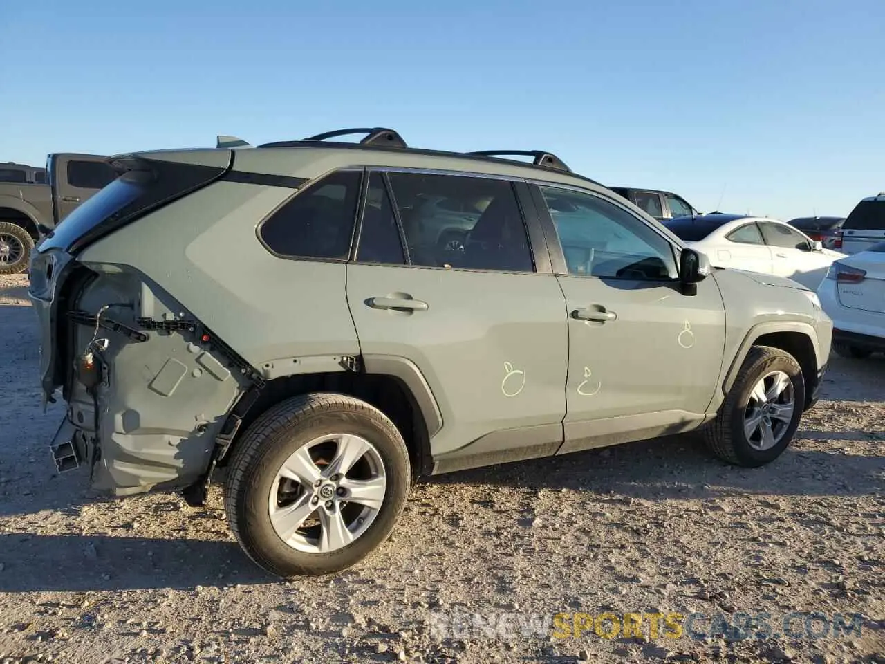 3 Photograph of a damaged car 2T3W1RFVXKC002935 TOYOTA RAV4 2019