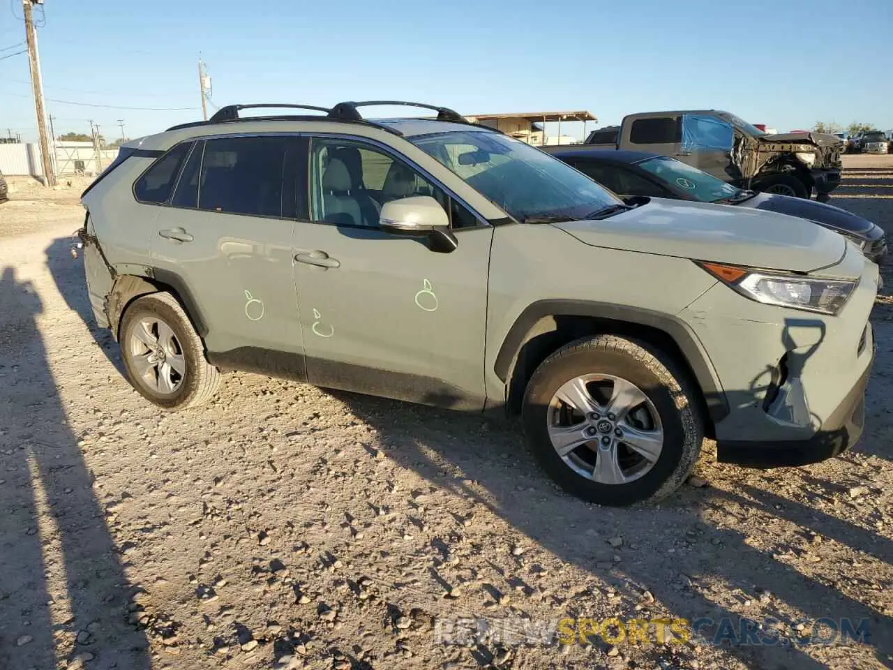4 Photograph of a damaged car 2T3W1RFVXKC002935 TOYOTA RAV4 2019
