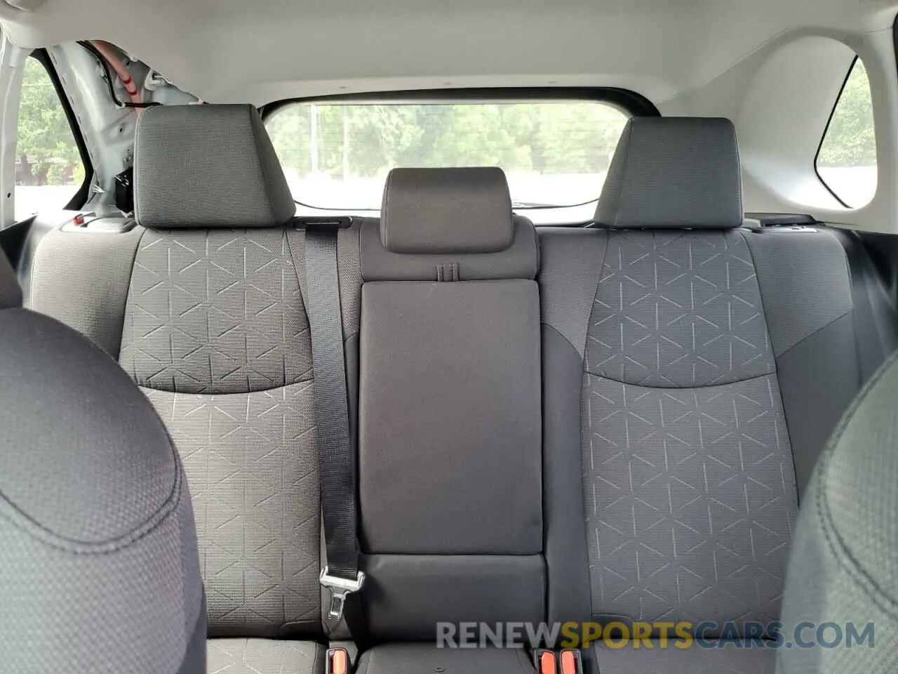 10 Photograph of a damaged car 2T3W1RFVXKC017757 TOYOTA RAV4 2019