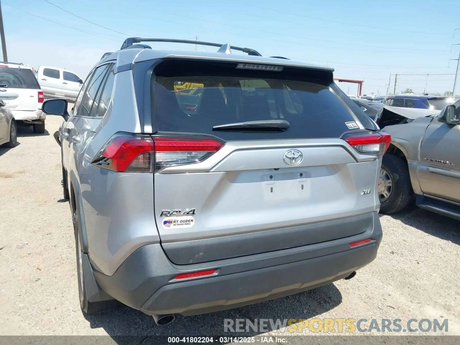 3 Photograph of a damaged car 2T3W1RFVXKC023834 TOYOTA RAV4 2019