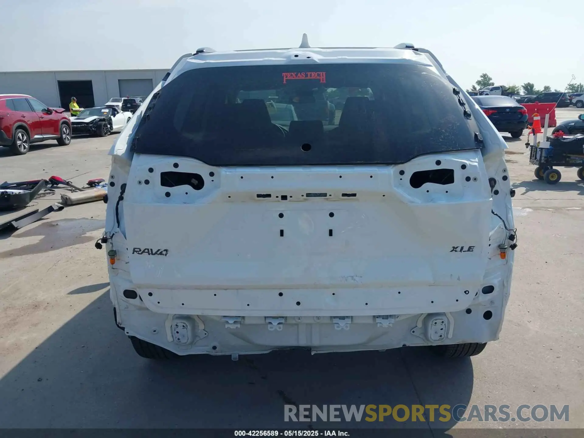 17 Photograph of a damaged car 2T3W1RFVXKW009348 TOYOTA RAV4 2019