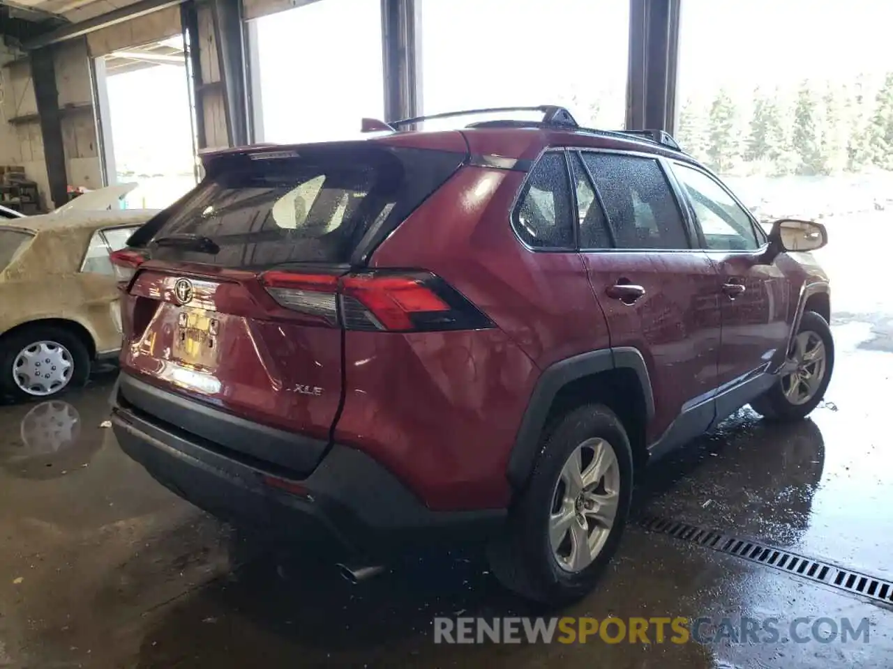 4 Photograph of a damaged car 2T3W1RFVXKW010838 TOYOTA RAV4 2019