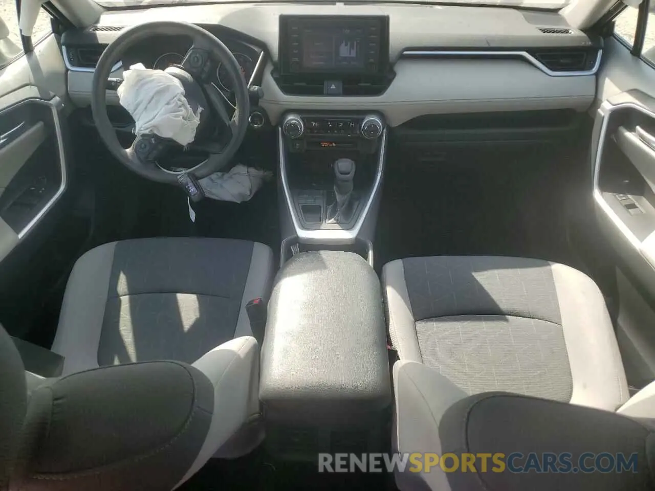 8 Photograph of a damaged car 2T3W1RFVXKW012895 TOYOTA RAV4 2019