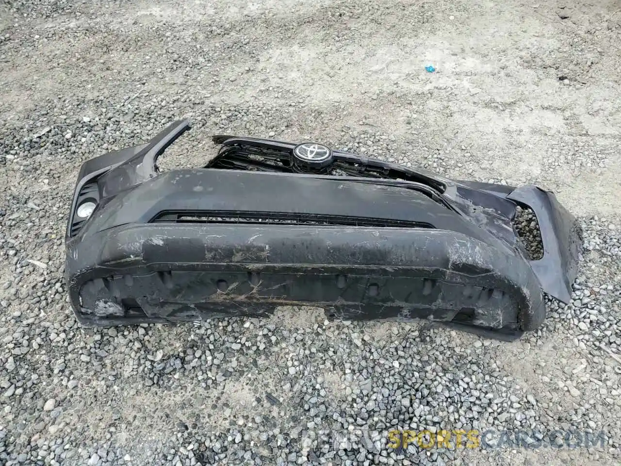 13 Photograph of a damaged car 2T3W1RFVXKW015036 TOYOTA RAV4 2019