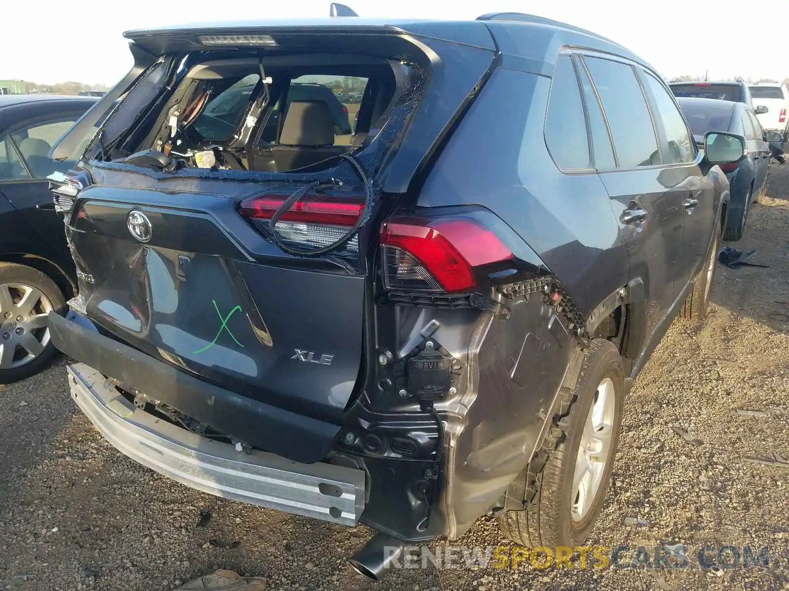 4 Photograph of a damaged car 2T3W1RFVXKW028501 TOYOTA RAV4 2019