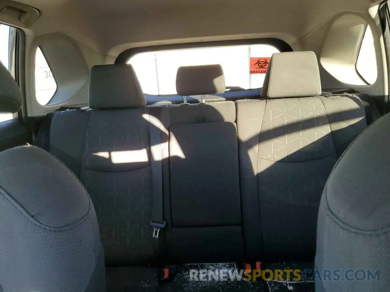 10 Photograph of a damaged car 2T3W1RFVXKW038221 TOYOTA RAV4 2019