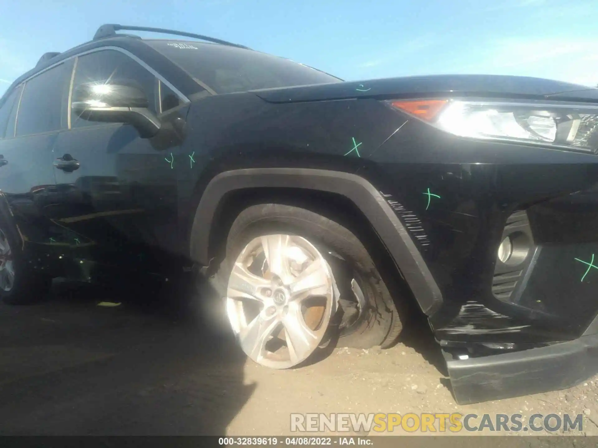 6 Photograph of a damaged car 2T3W1RFVXKW043838 TOYOTA RAV4 2019