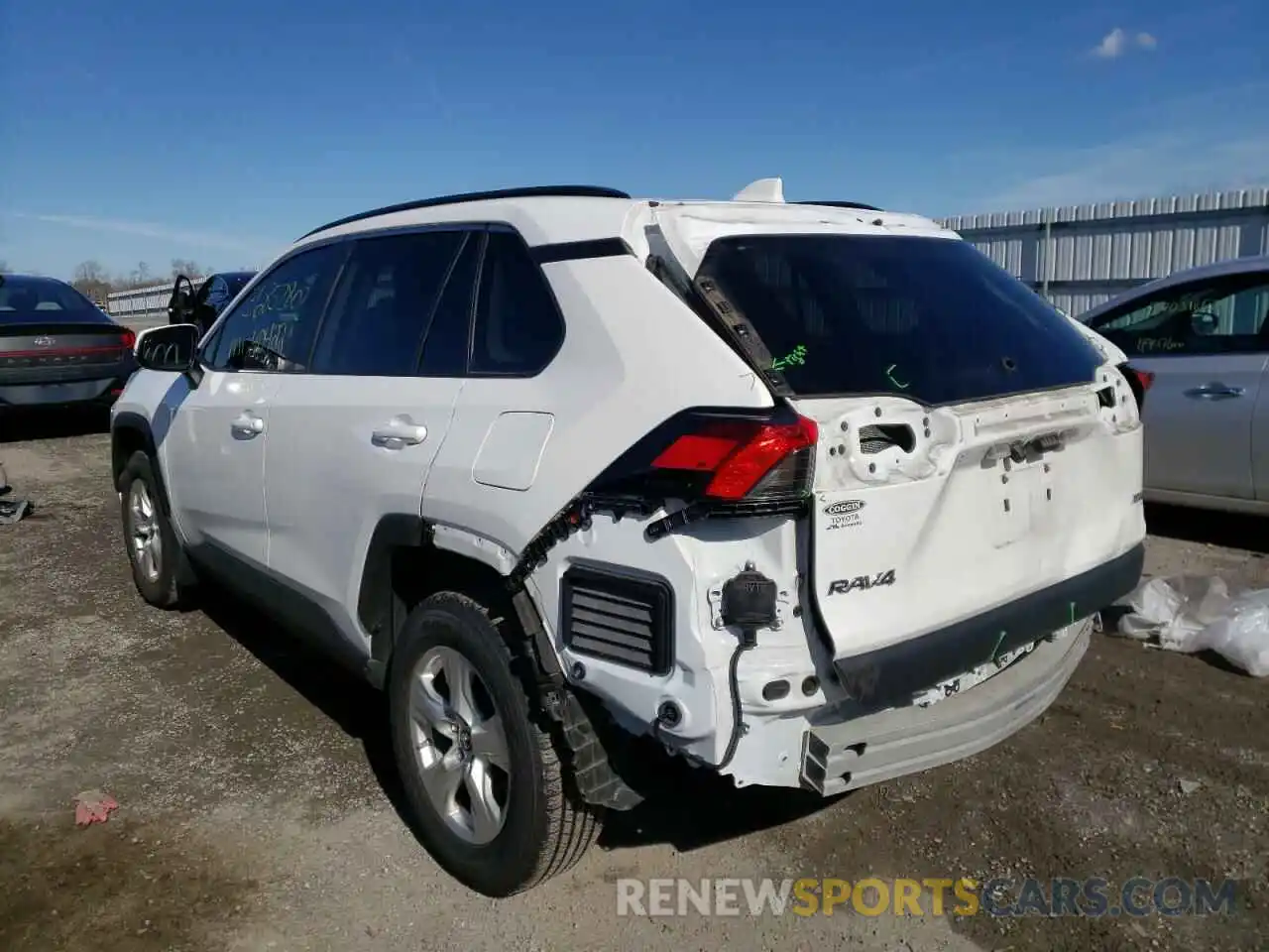 3 Photograph of a damaged car 2T3W1RFVXKW050739 TOYOTA RAV4 2019