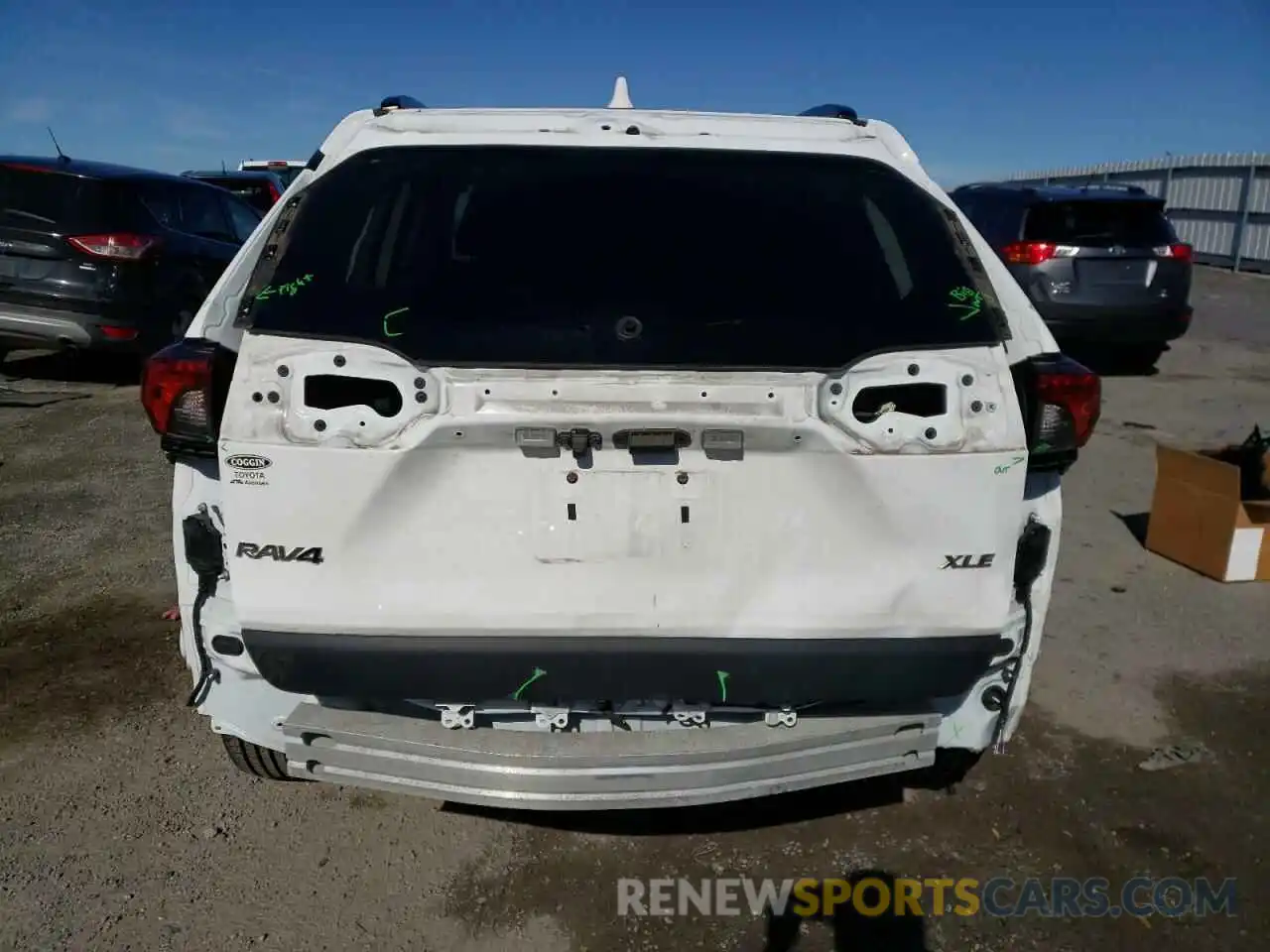 9 Photograph of a damaged car 2T3W1RFVXKW050739 TOYOTA RAV4 2019