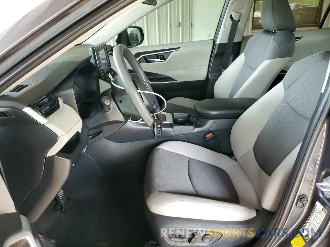 7 Photograph of a damaged car 2T3W1RFVXKW051423 TOYOTA RAV4 2019