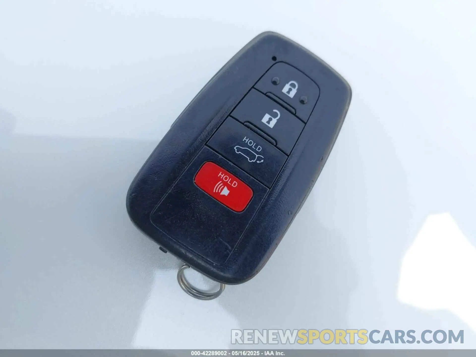 11 Photograph of a damaged car 2T3Y1RFV0KC006727 TOYOTA RAV4 2019