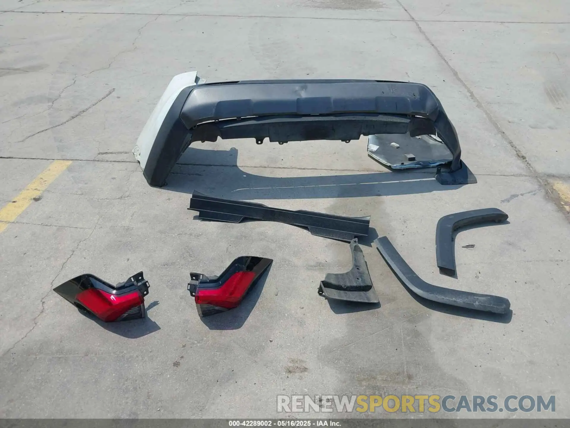 12 Photograph of a damaged car 2T3Y1RFV0KC006727 TOYOTA RAV4 2019