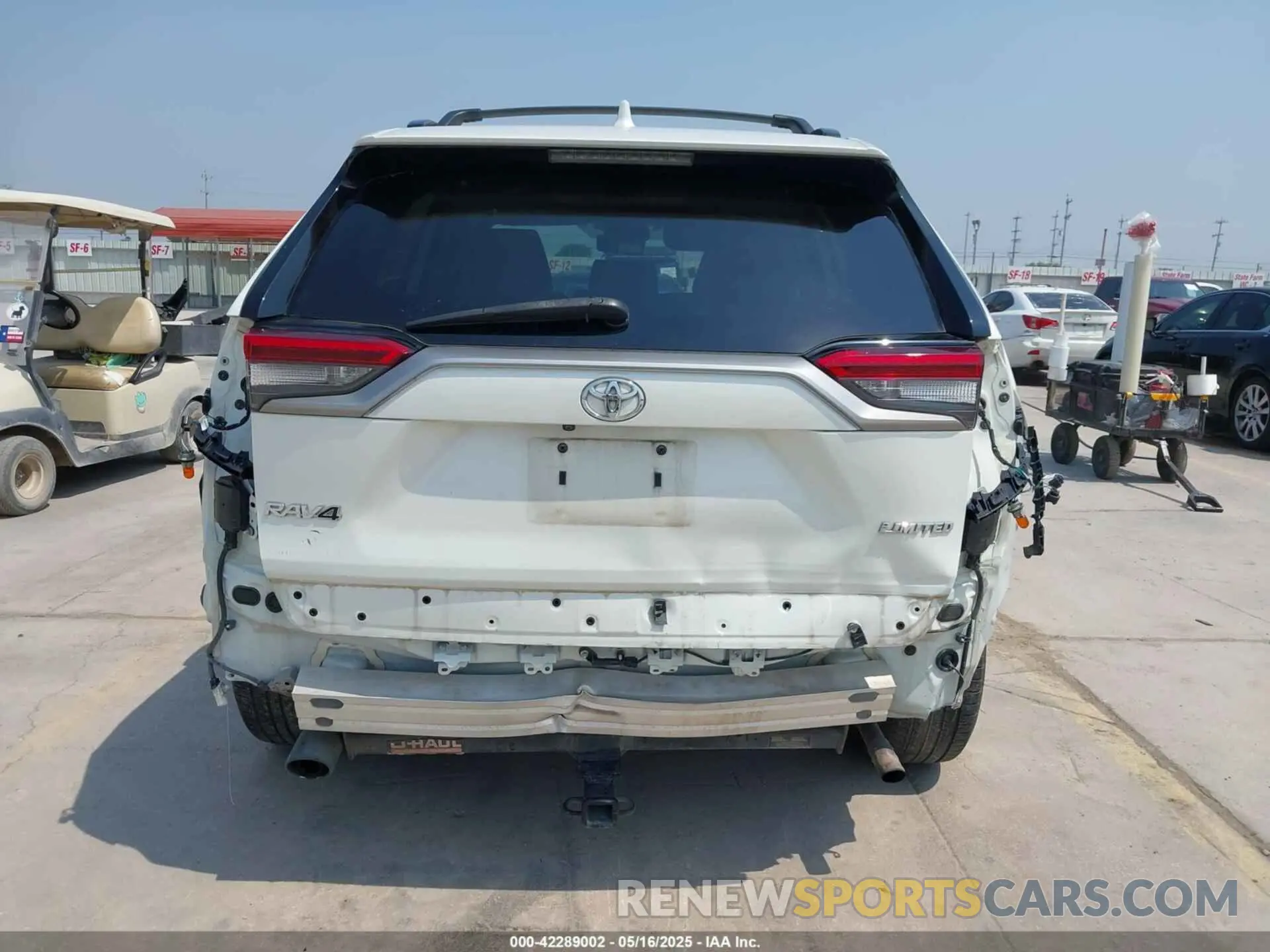 17 Photograph of a damaged car 2T3Y1RFV0KC006727 TOYOTA RAV4 2019