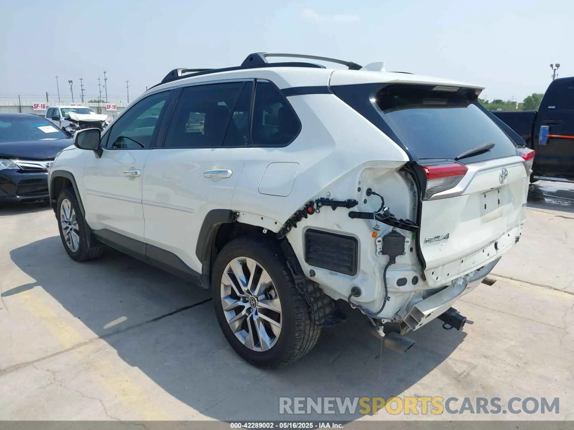 3 Photograph of a damaged car 2T3Y1RFV0KC006727 TOYOTA RAV4 2019