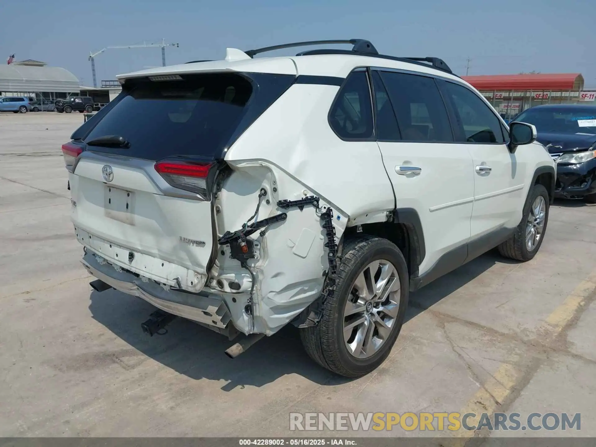4 Photograph of a damaged car 2T3Y1RFV0KC006727 TOYOTA RAV4 2019
