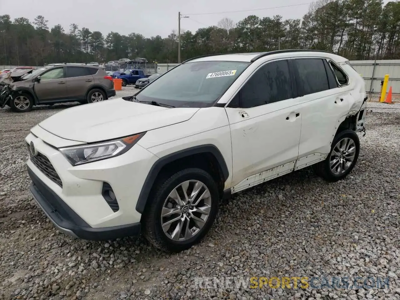 1 Photograph of a damaged car 2T3Y1RFV0KC033135 TOYOTA RAV4 2019