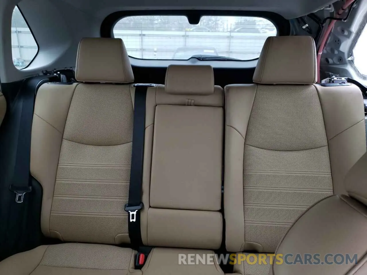 10 Photograph of a damaged car 2T3Y1RFV0KC033135 TOYOTA RAV4 2019