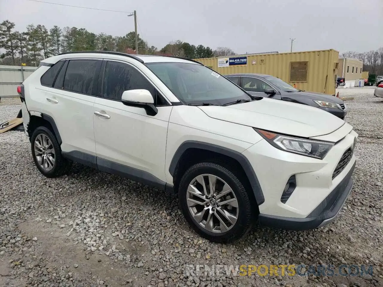 4 Photograph of a damaged car 2T3Y1RFV0KC033135 TOYOTA RAV4 2019