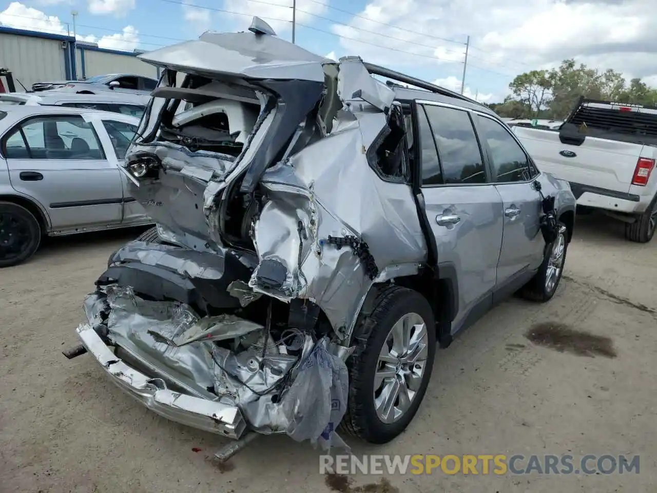 4 Photograph of a damaged car 2T3Y1RFV0KW050922 TOYOTA RAV4 2019