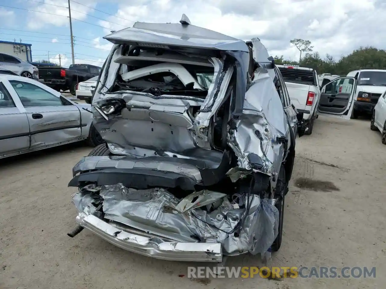 9 Photograph of a damaged car 2T3Y1RFV0KW050922 TOYOTA RAV4 2019