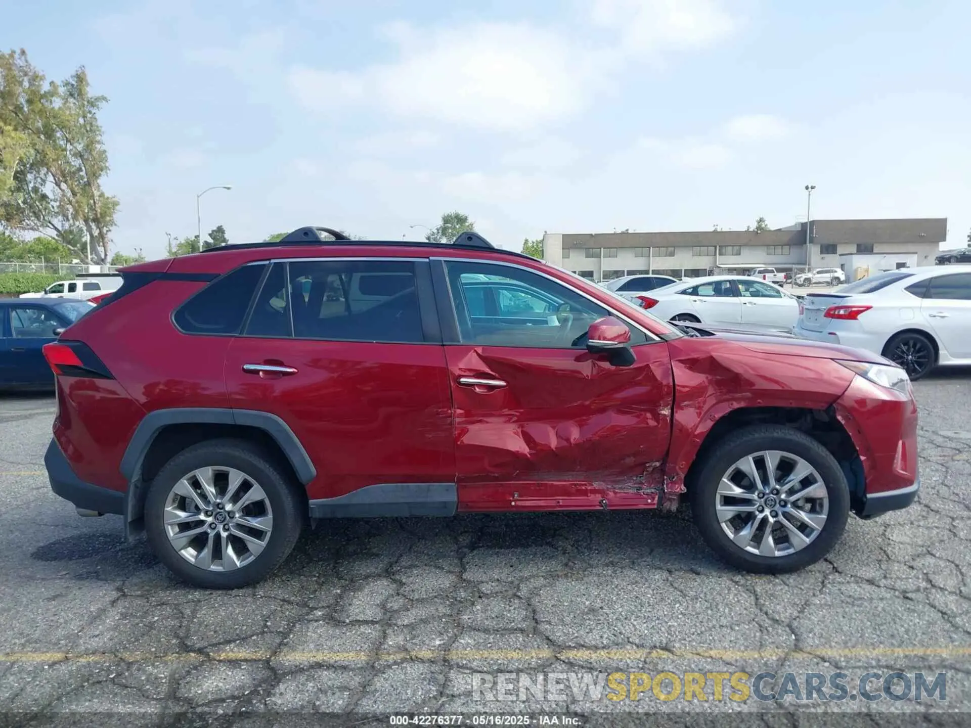 13 Photograph of a damaged car 2T3Y1RFV1KC019924 TOYOTA RAV4 2019