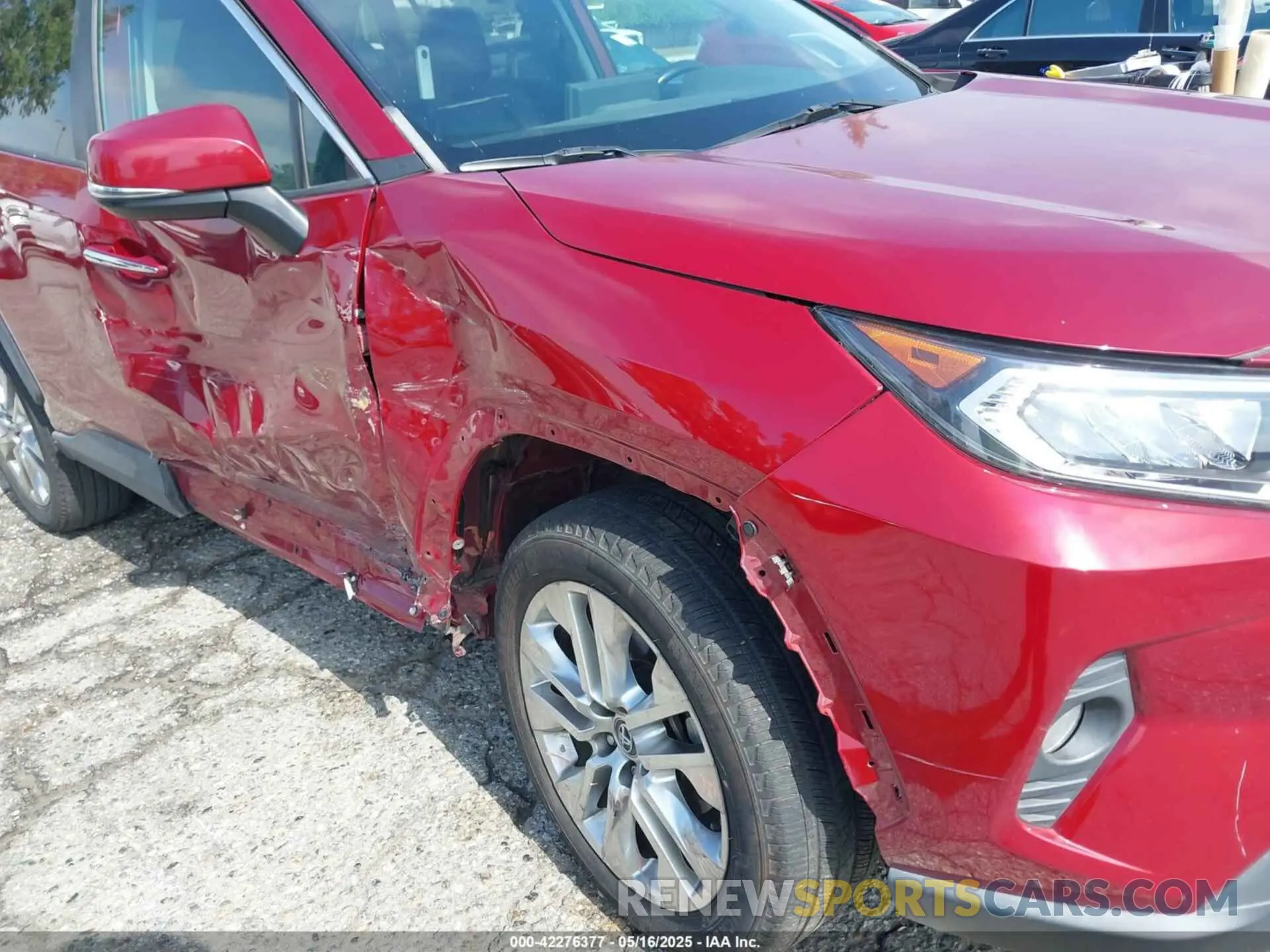 17 Photograph of a damaged car 2T3Y1RFV1KC019924 TOYOTA RAV4 2019