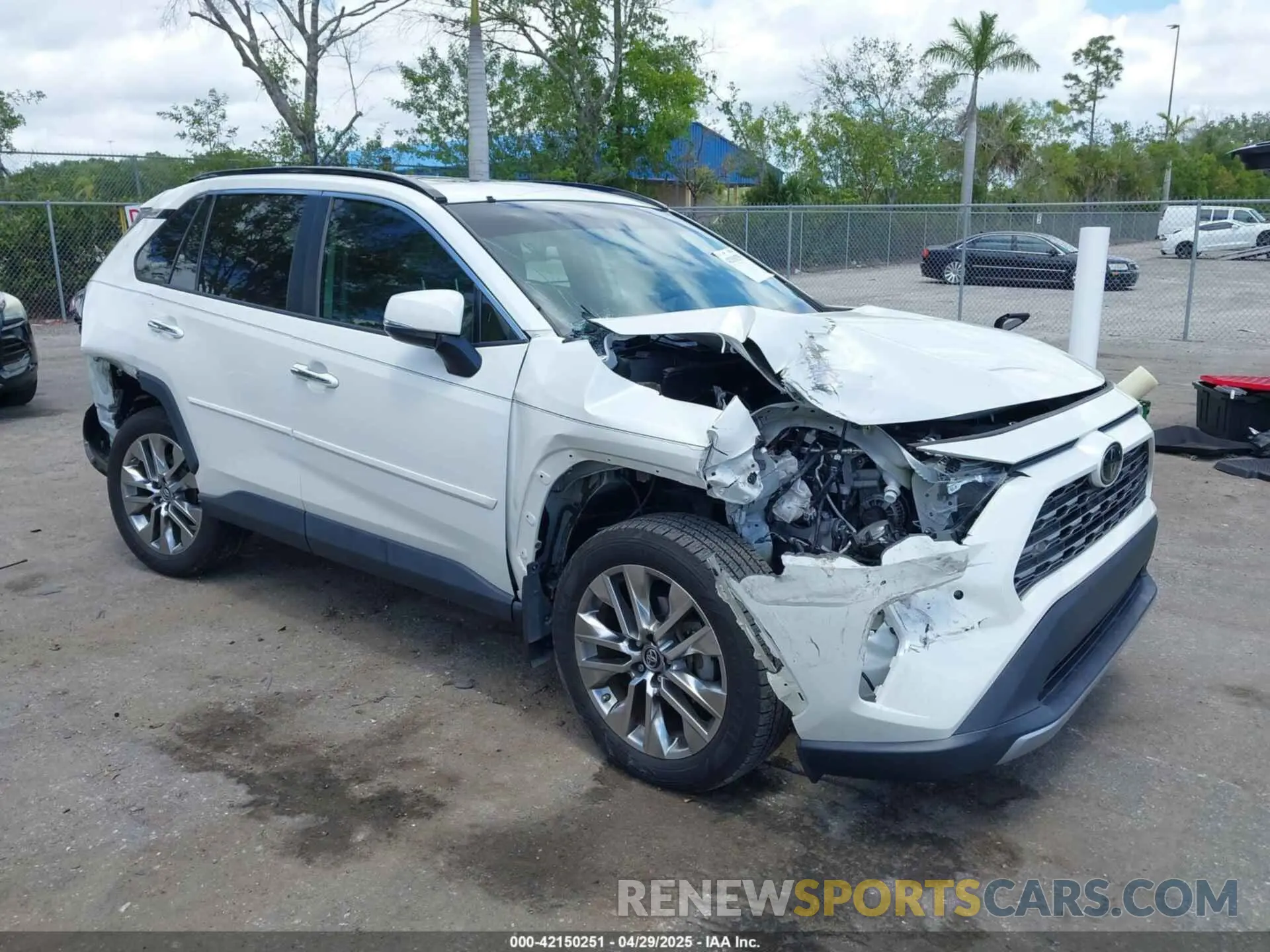 1 Photograph of a damaged car 2T3Y1RFV1KW042327 TOYOTA RAV4 2019