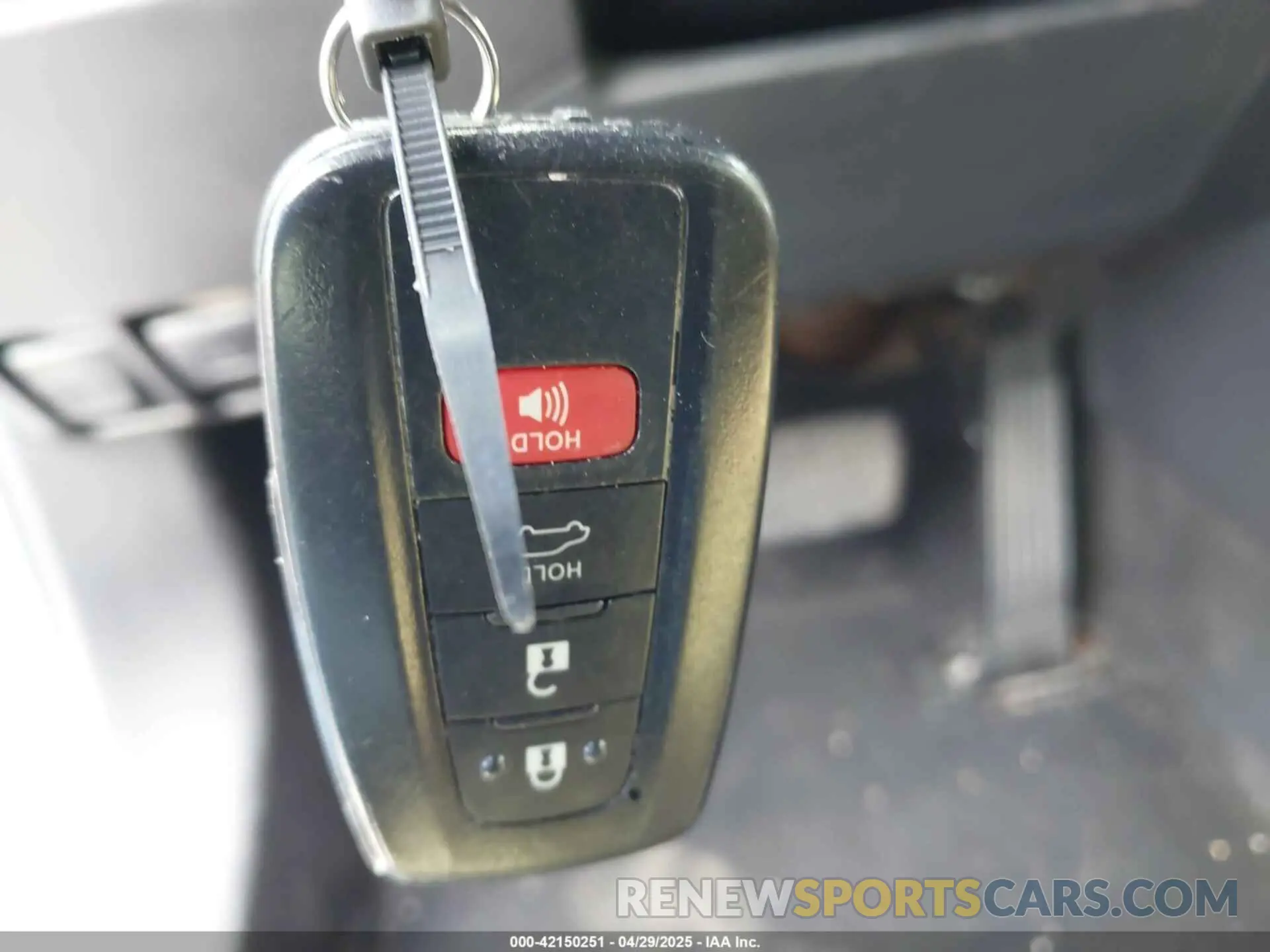 11 Photograph of a damaged car 2T3Y1RFV1KW042327 TOYOTA RAV4 2019