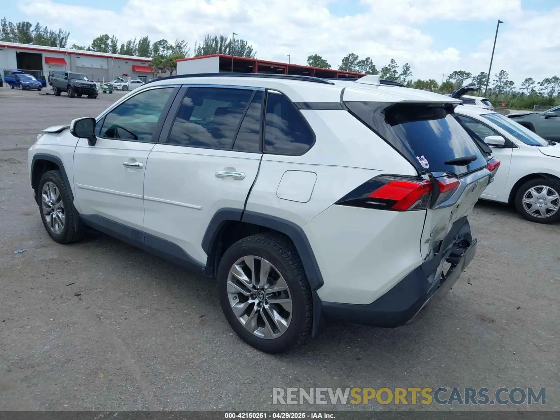 3 Photograph of a damaged car 2T3Y1RFV1KW042327 TOYOTA RAV4 2019