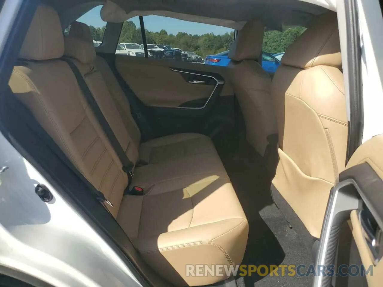 11 Photograph of a damaged car 2T3Y1RFV3KC013459 TOYOTA RAV4 2019
