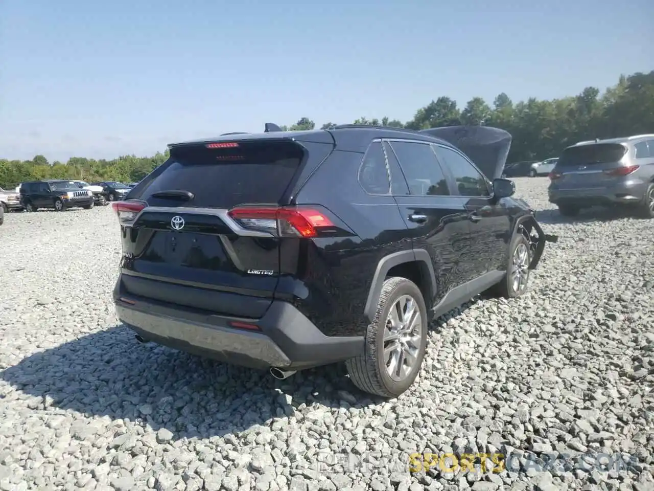 4 Photograph of a damaged car 2T3Y1RFV4KC009274 TOYOTA RAV4 2019