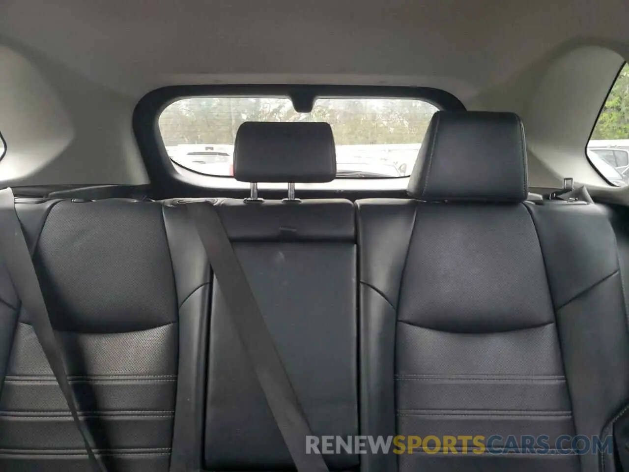 10 Photograph of a damaged car 2T3Y1RFV4KW049823 TOYOTA RAV4 2019