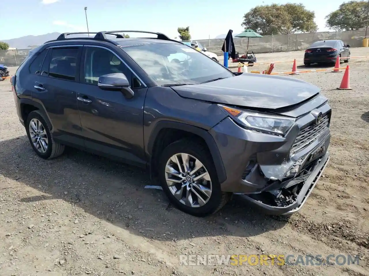 4 Photograph of a damaged car 2T3Y1RFV5KC008876 TOYOTA RAV4 2019