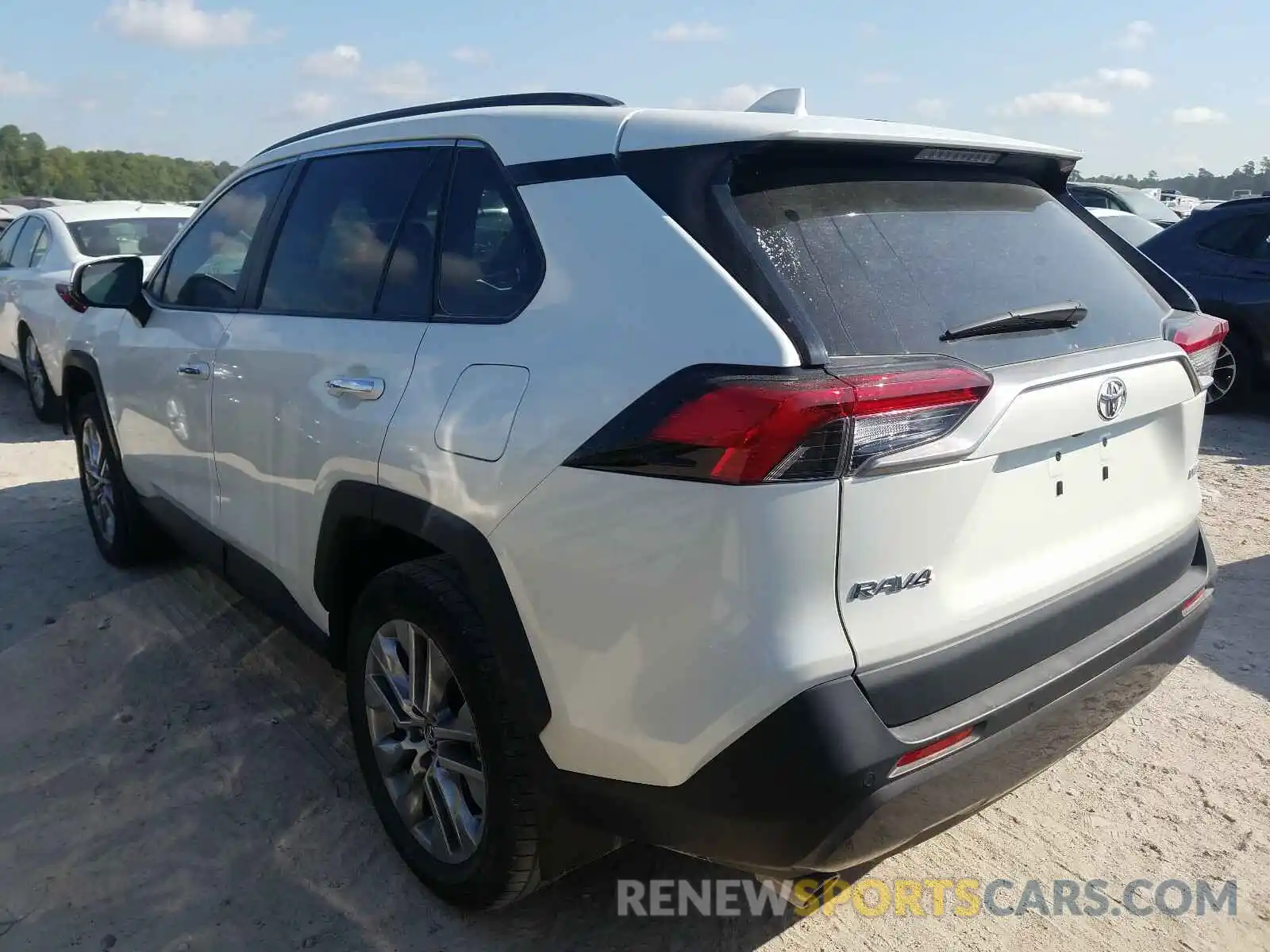 3 Photograph of a damaged car 2T3Y1RFV5KC010322 TOYOTA RAV4 2019