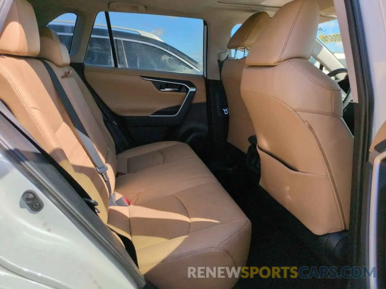 11 Photograph of a damaged car 2T3Y1RFV5KW013574 TOYOTA RAV4 2019